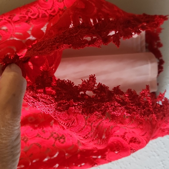 Pretty, red Francesca's lace dress in great condition! - Picture 9 of 13